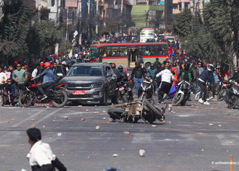 बल्खुमा झडप हुदा ढुंगामुढा र तोडफोड