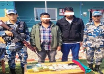 नेपाल – भारत सीमाक्षेत्रस्थित आठ लाख रुपियाँसहित दुई जना पक्राउ