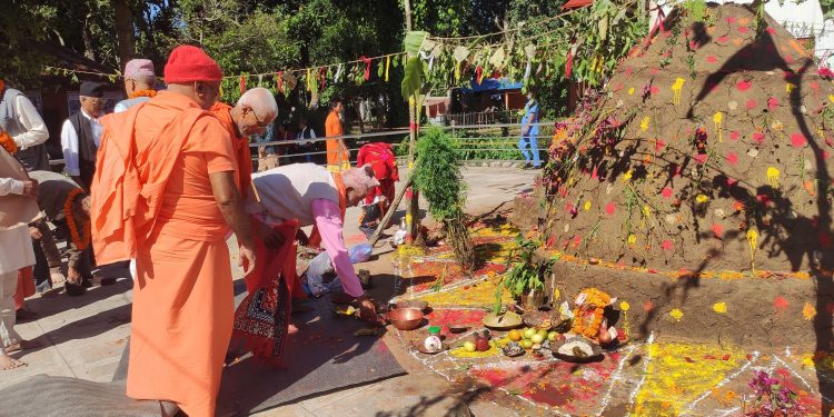 आज यमपञ्चकको चौथो दिन गोबर्धन पूजा गरिँदै