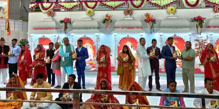 धनुषाको सतलोक आश्रममा १३ जोडीको सामूहिक अन्तर्जातीय विवाह सम्पन्न