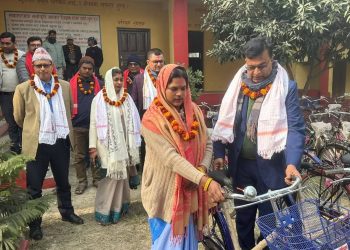 गोडैता नगरपालिकाद्वारा महिला स्वास्थ्य स्वयंसेविकालाई साइकल वितरण