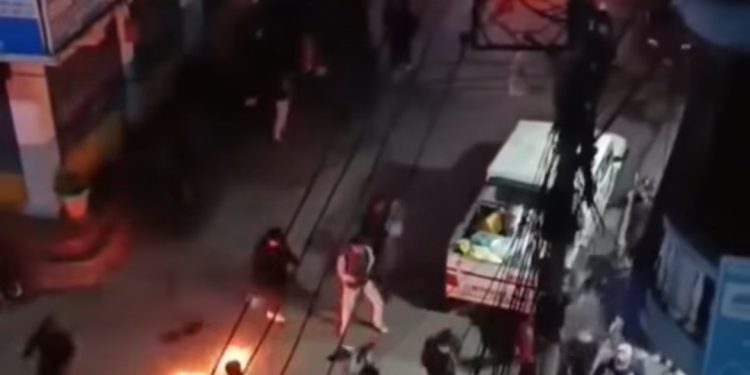 ताप्लेजुङको फुङलिङ बजारमा ‘नो केबुलकार’ समूह र प्रहरीबीच झडप