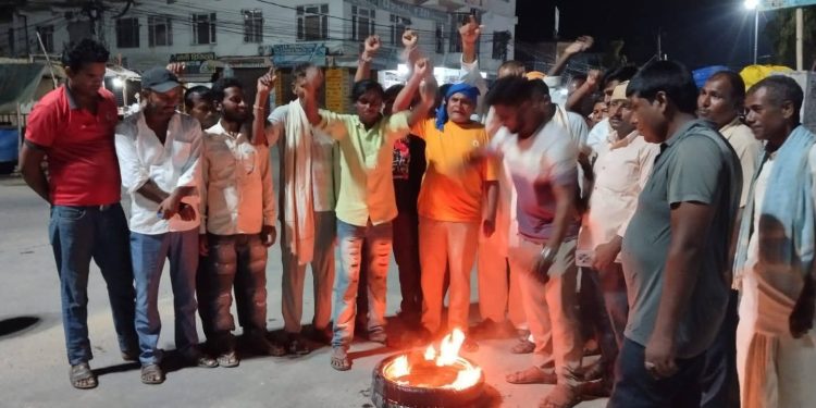 ‎गौर घटनामा सर्वोच्चको जालझेलपूर्ण परमादेशविरुद्ध जसपा नेपालको सर्लाहीमा विरोध प्रदर्शन